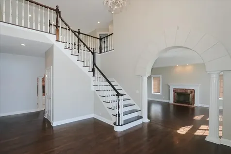 5N523 East Lakeview Circle St. Charles IL 60175