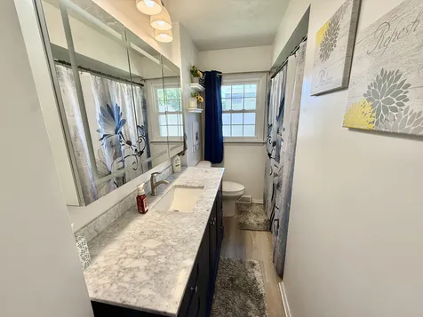 446 34TH Avenue East Moline IL 61244