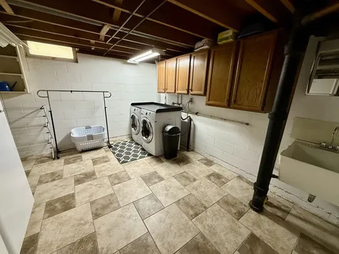 446 34TH Avenue East Moline IL 61244