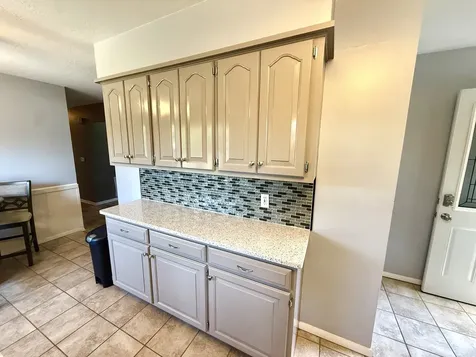 446 34TH Avenue East Moline IL 61244