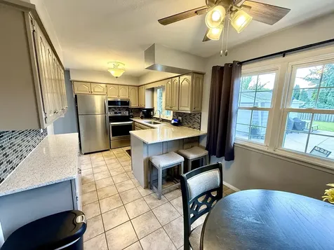 446 34TH Avenue East Moline IL 61244