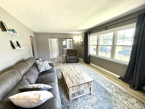 446 34TH Avenue East Moline IL 61244