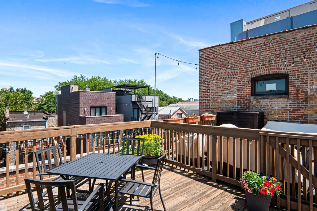 1525 North Milwaukee Avenue Chicago IL 60622