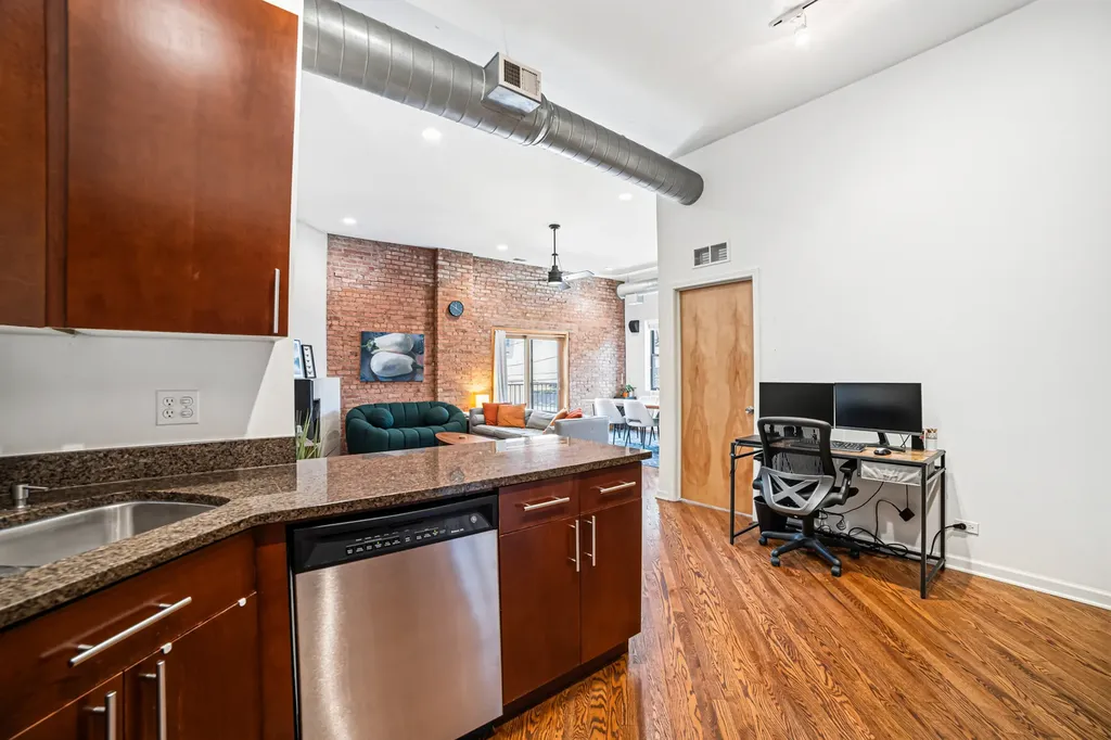 1525 North Milwaukee Avenue Chicago IL 60622