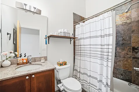 1525 North Milwaukee Avenue Chicago IL 60622