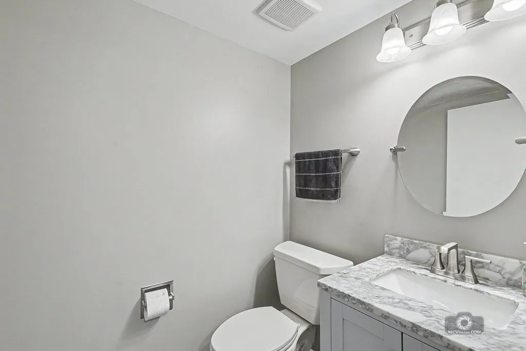 392 Basswood Court Carol Stream IL 60188