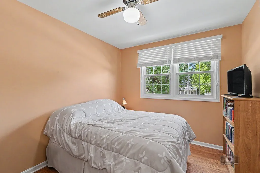 392 Basswood Court Carol Stream IL 60188