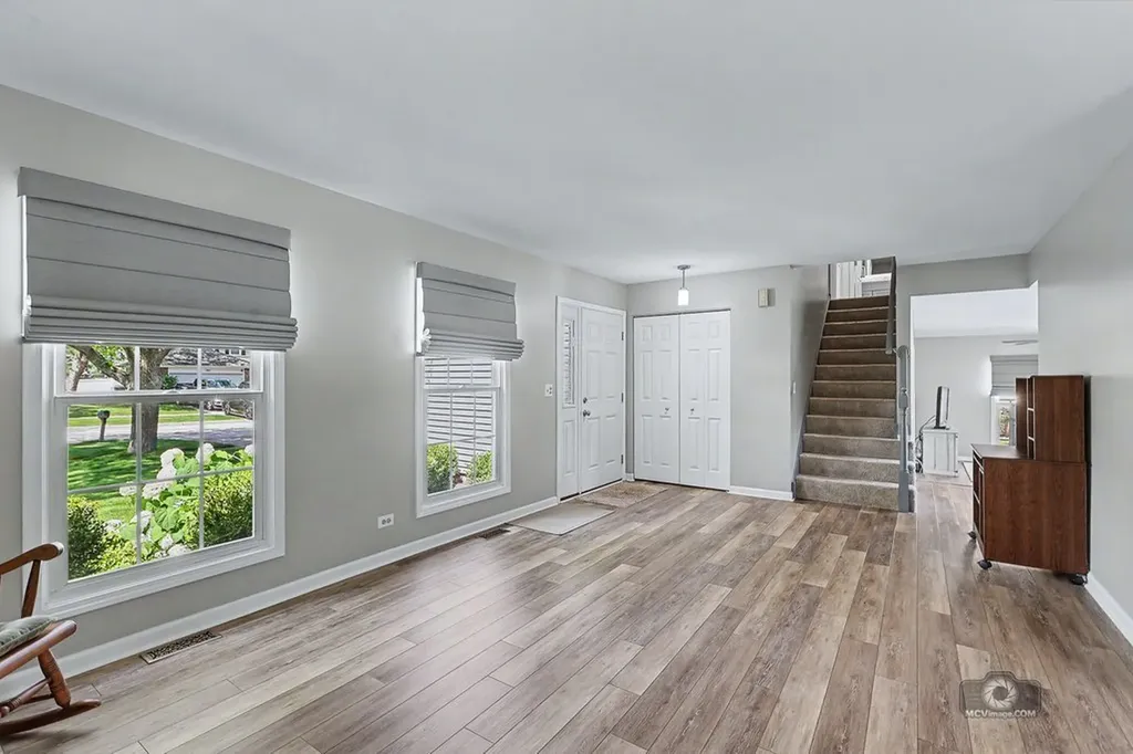 392 Basswood Court Carol Stream IL 60188