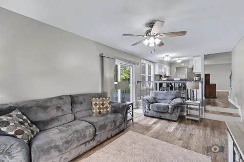 392 Basswood Court Carol Stream IL 60188