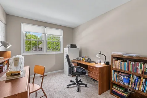 392 Basswood Court Carol Stream IL 60188