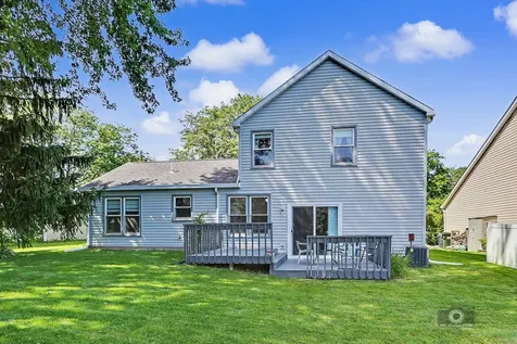 392 Basswood Court Carol Stream IL 60188