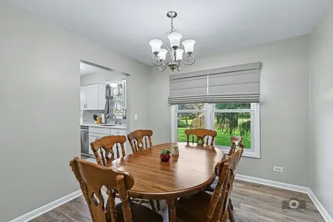 392 Basswood Court Carol Stream IL 60188