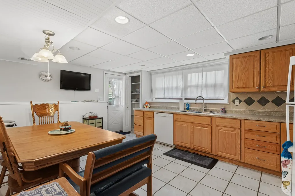 330 Shield Court Bolingbrook IL 60440