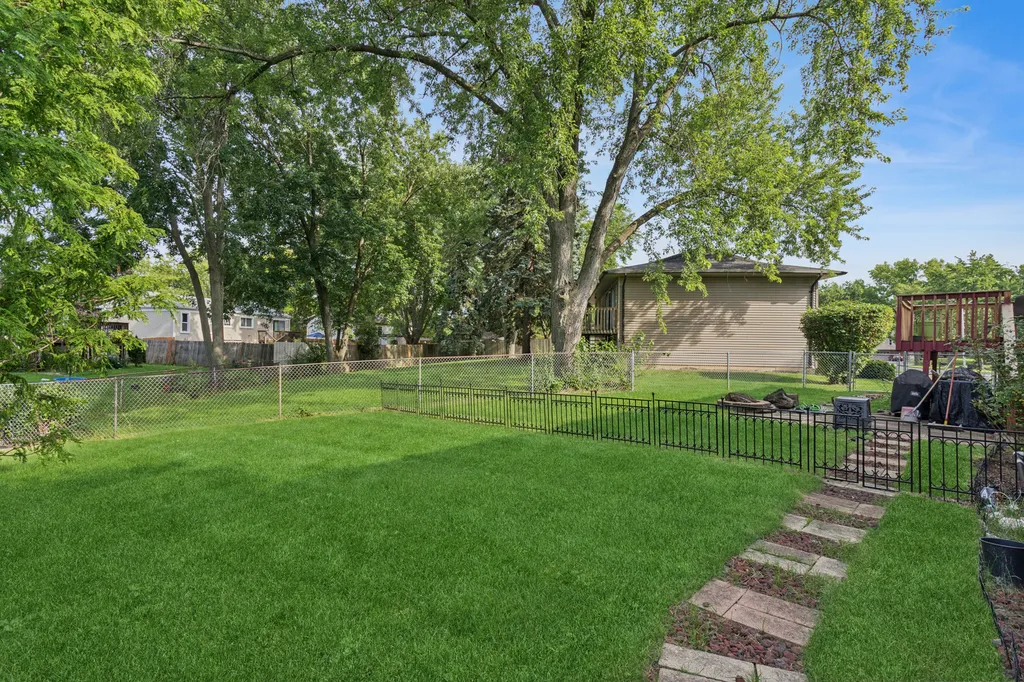 330 Shield Court Bolingbrook IL 60440