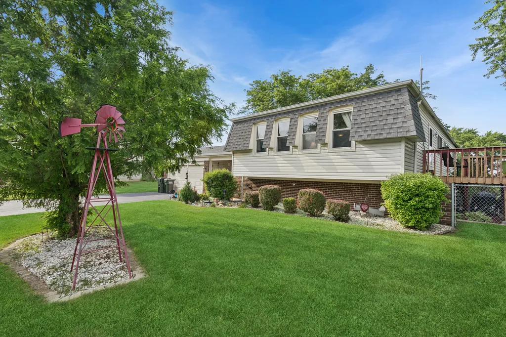 330 Shield Court Bolingbrook IL 60440