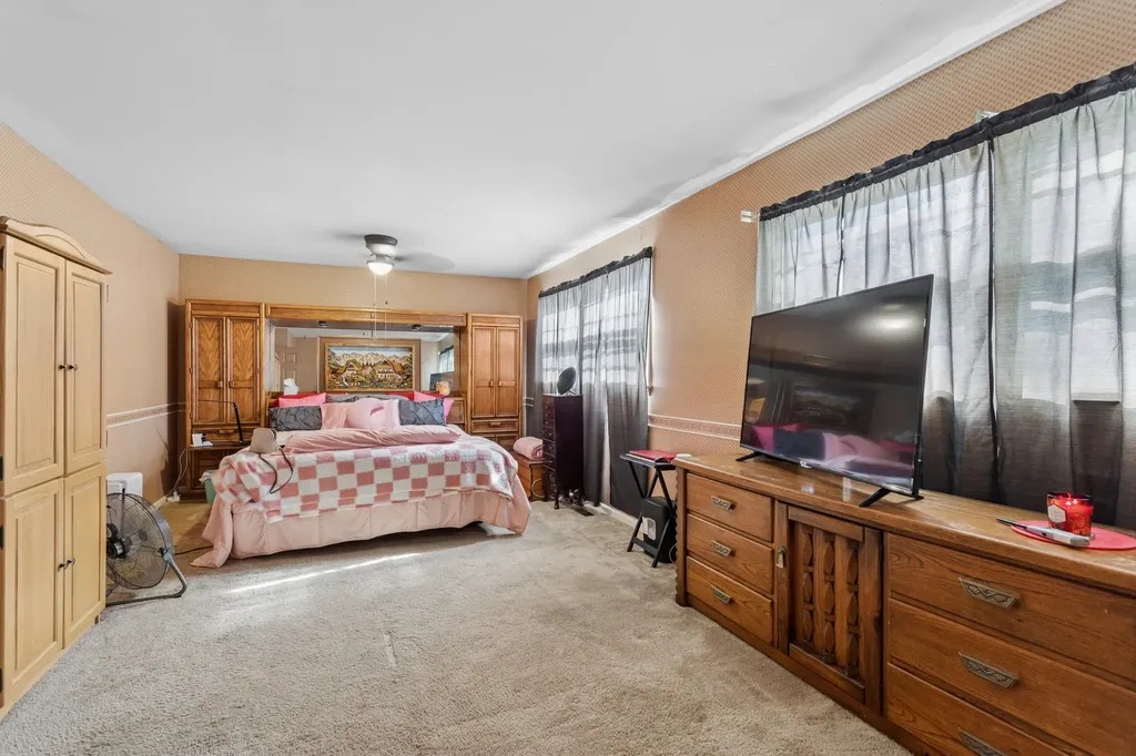 330 Shield Court Bolingbrook IL 60440