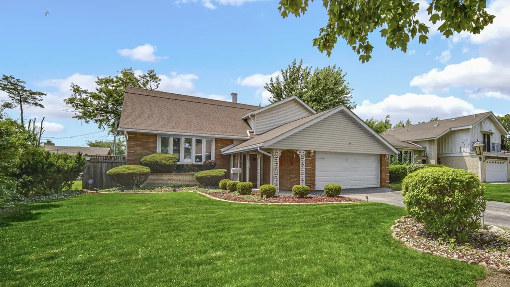 9236 South Karlov Avenue Oak Lawn IL 60453