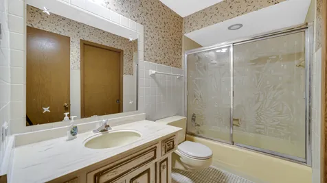 9236 South Karlov Avenue Oak Lawn IL 60453