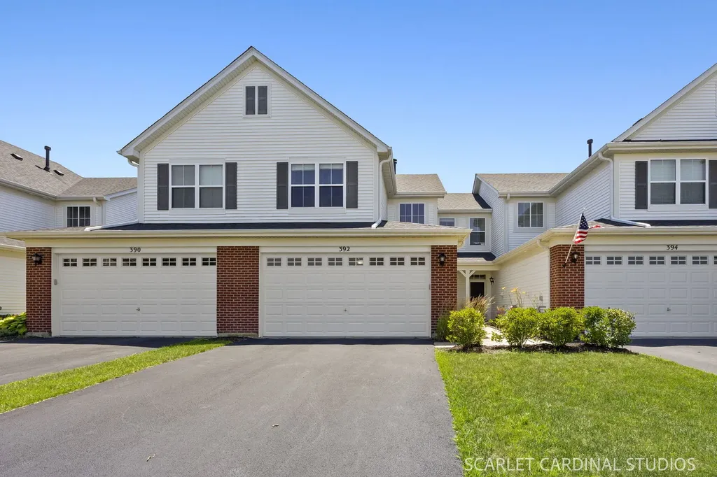 392 Bluegrass Parkway Oswego IL 60543