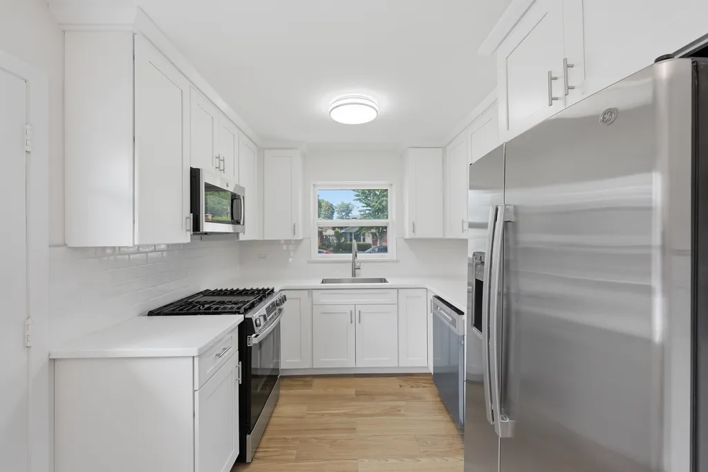5107 Fairview Lane Skokie IL 60077