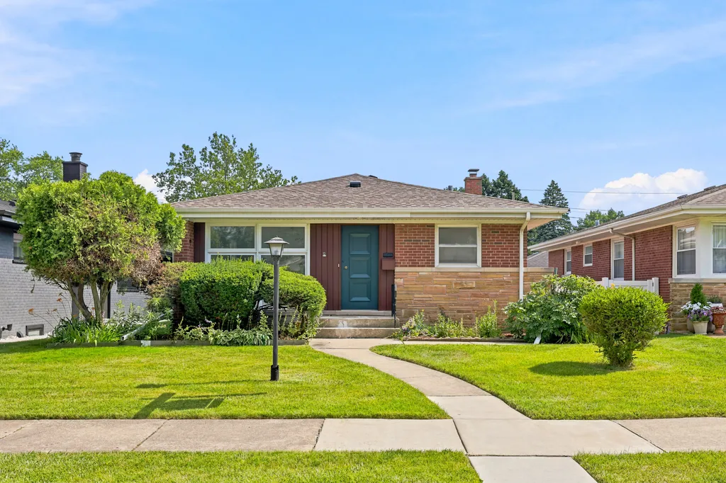 5107 Fairview Lane Skokie IL 60077