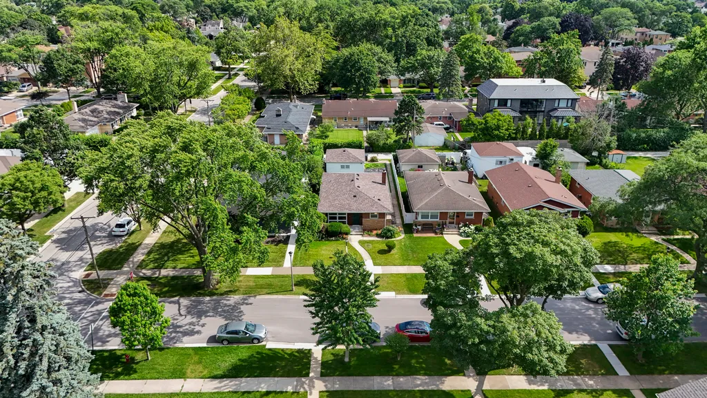5107 Fairview Lane Skokie IL 60077