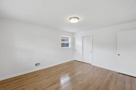 5107 Fairview Lane Skokie IL 60077