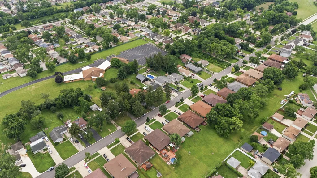 17W667 Lorraine Avenue Addison IL 60101