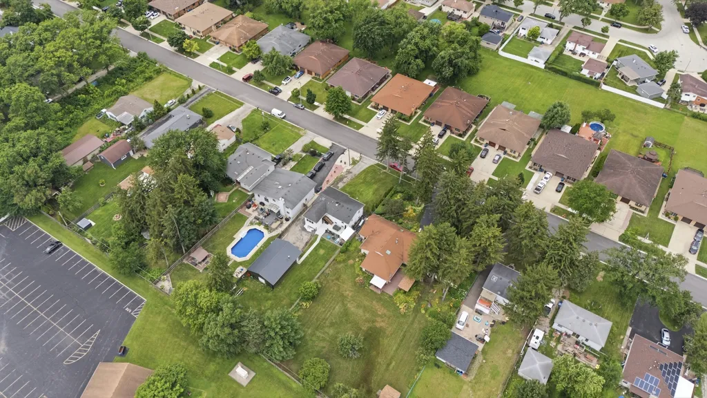 17W667 Lorraine Avenue Addison IL 60101
