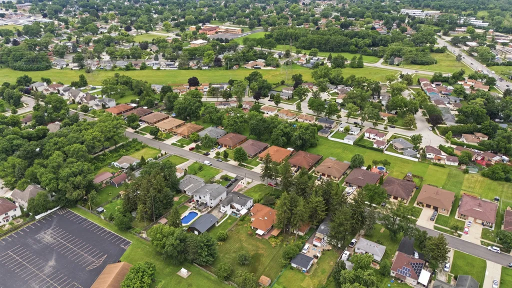 17W667 Lorraine Avenue Addison IL 60101