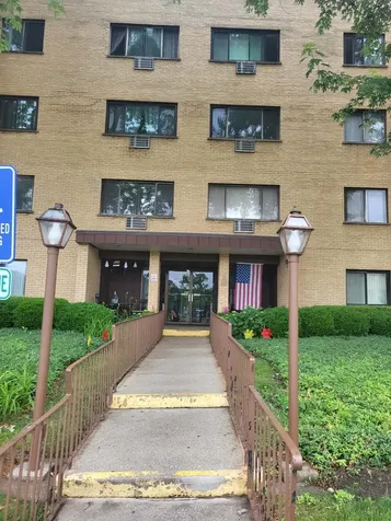 6670 South Brainard Avenue Countryside IL 60525