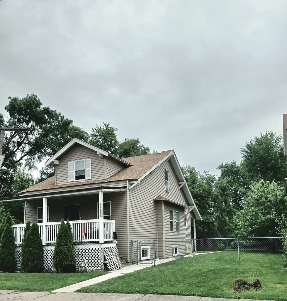 11515 South Eggleston Avenue Chicago IL 60628