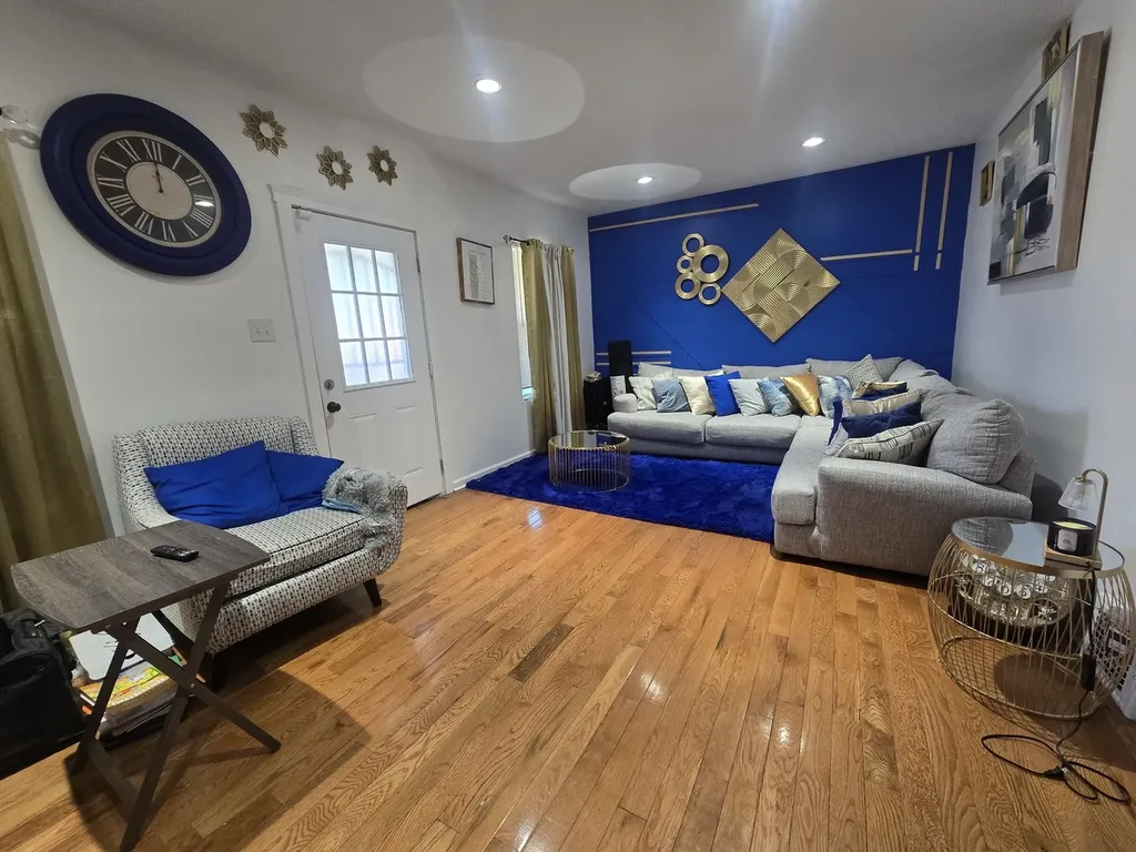 11515 South Eggleston Avenue Chicago IL 60628