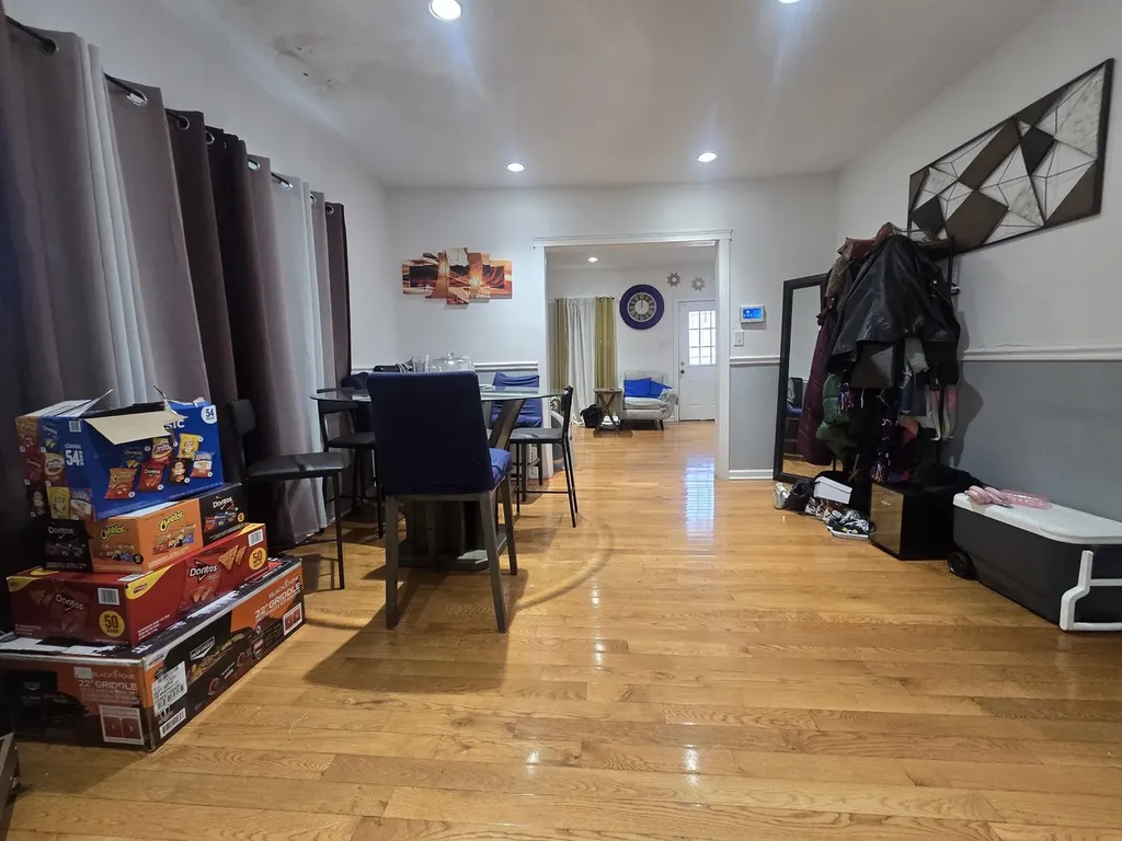 11515 South Eggleston Avenue Chicago IL 60628