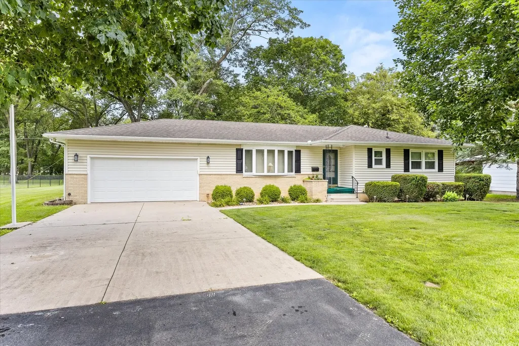 1412 South Jackson Street Streator IL 61364