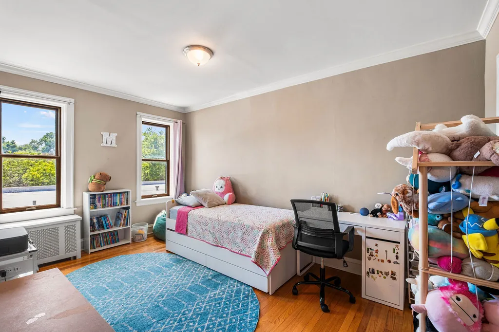 6209 North Mozart Street Chicago IL 60659