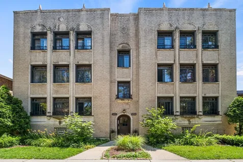 6209 North Mozart Street Chicago IL 60659