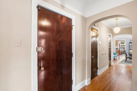 6209 North Mozart Street Chicago IL 60659