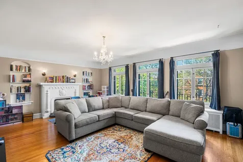 6209 North Mozart Street Chicago IL 60659