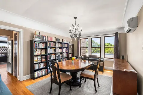 6209 North Mozart Street Chicago IL 60659