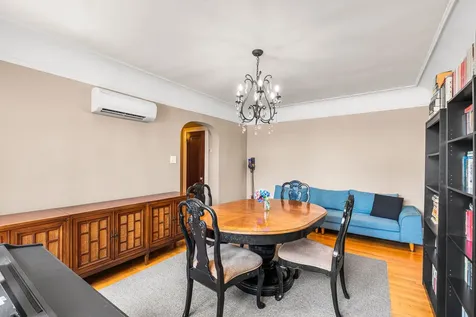 6209 North Mozart Street Chicago IL 60659