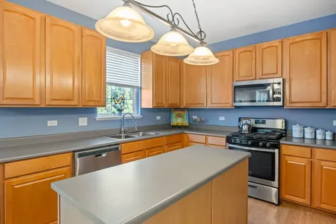 2460 Hartfield Drive Montgomery IL 60538