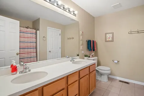2460 Hartfield Drive Montgomery IL 60538