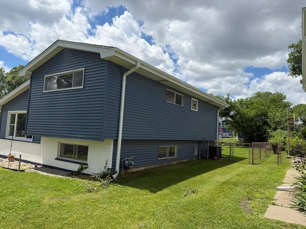 934 South Harvard Avenue Addison IL 60101