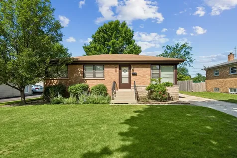 242 North Greenview Avenue Mundelein IL 60060