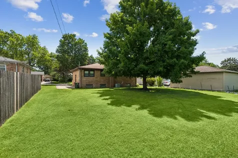 242 North Greenview Avenue Mundelein IL 60060