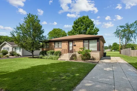 242 North Greenview Avenue Mundelein IL 60060