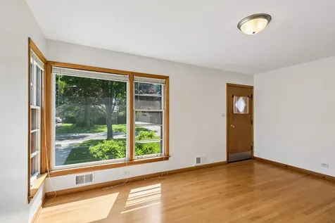 242 North Greenview Avenue Mundelein IL 60060
