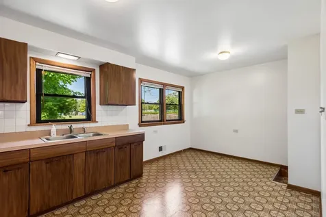 242 North Greenview Avenue Mundelein IL 60060