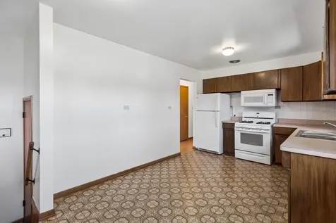 242 North Greenview Avenue Mundelein IL 60060